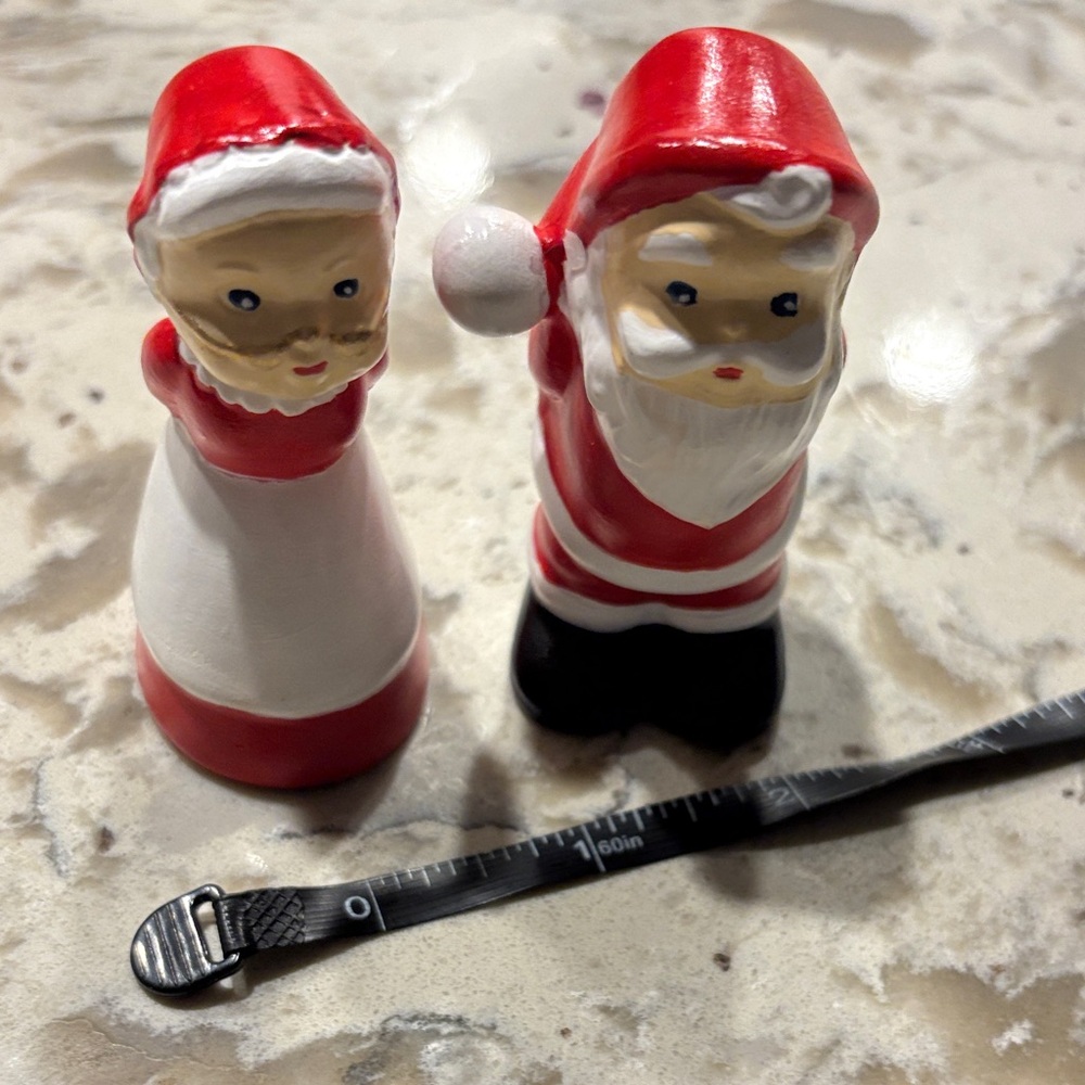 Mr and Mrs Santa Claus figurines